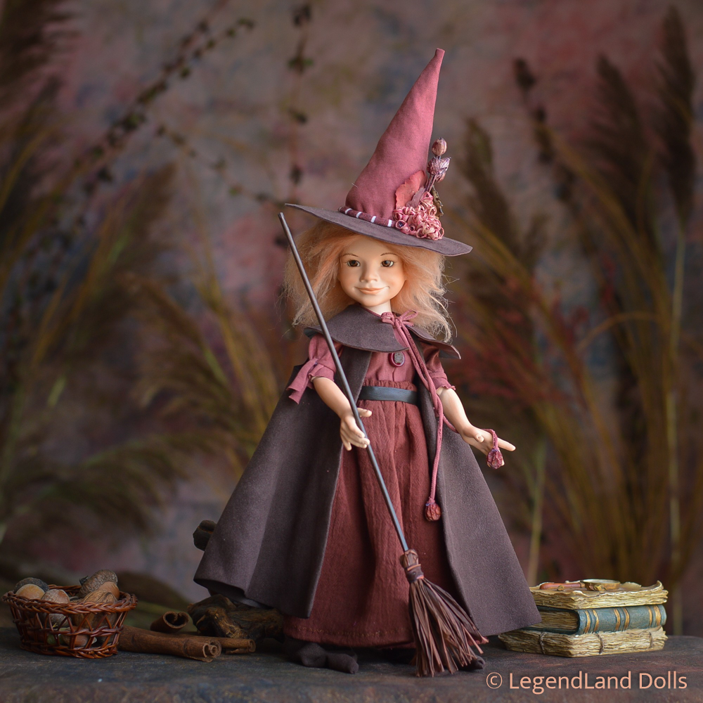 Boszorkány figura: Filomena - elbűvölő boszorkány | LegendLand Dolls