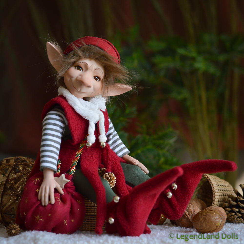 Kobold figura: Jonatán - karácsonyi ajándékhozó kobold | LegendLand Dolls